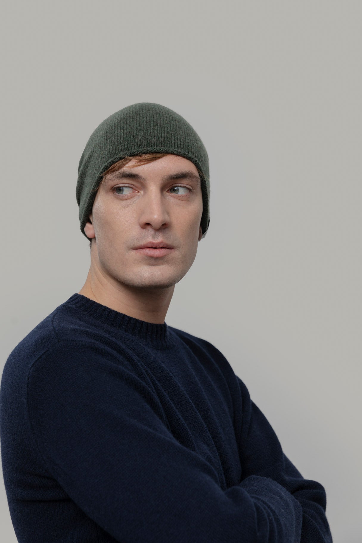 Bonnet Frank vert forêt en laine recyclée Rifò