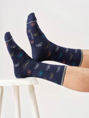 Chaussettes-vélos-homme-fond-bleu-foncé-bambou-coton-bio-Thought