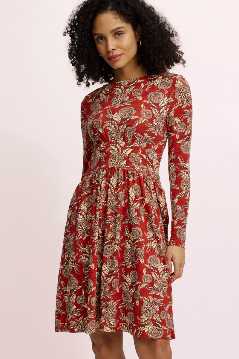 Robe-rouge-motif-floral-beige-jersey-Ecovero-Tranquillo