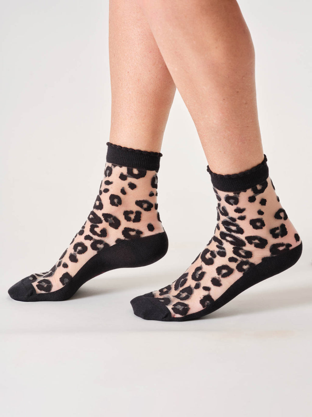 Socquettes noires motif léopard en bambou et nylon recyclé