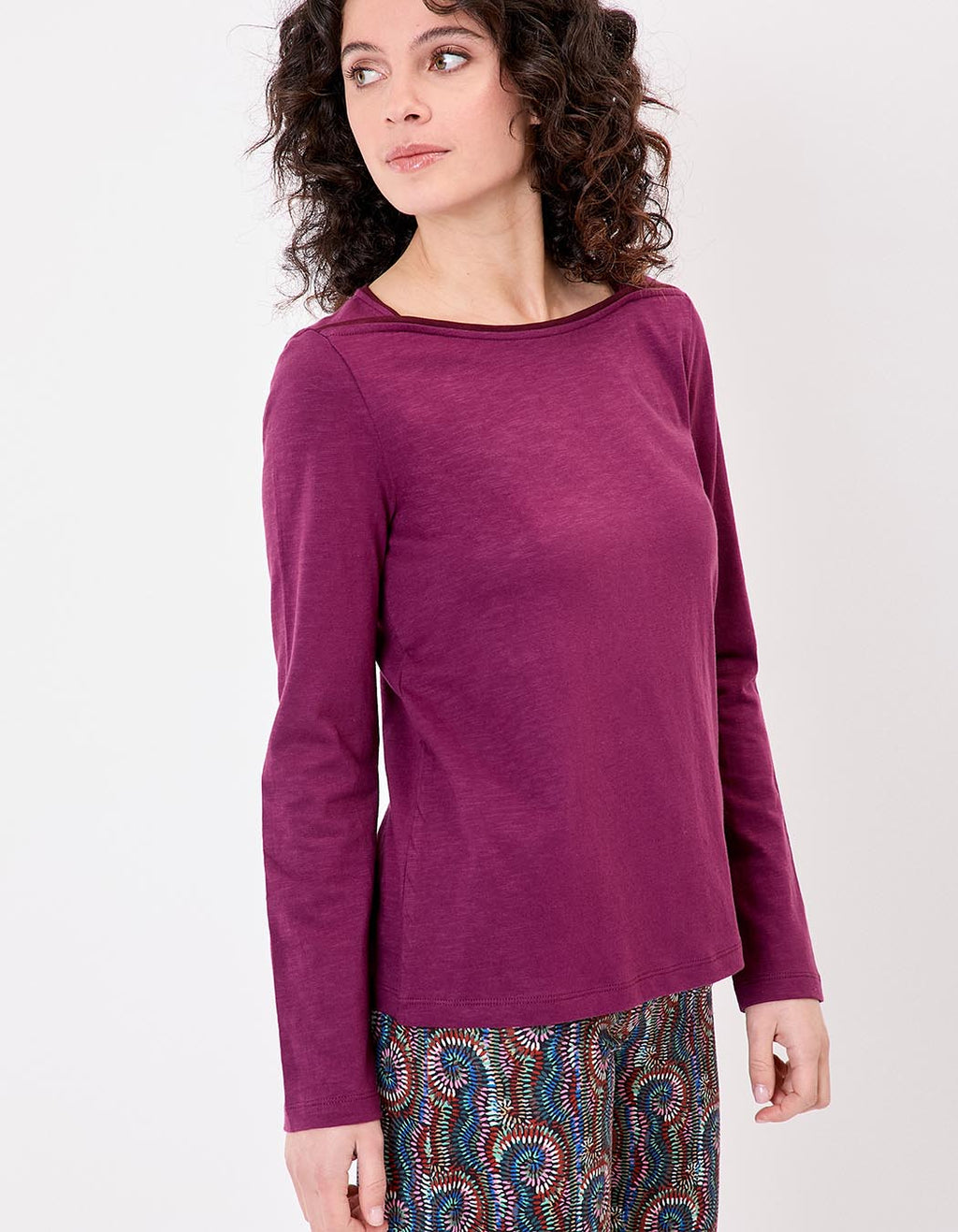 Tee-shirt-Gonda-col-bateau-manches-longues-coloris-figue-coton-bio-L-Fiancée 