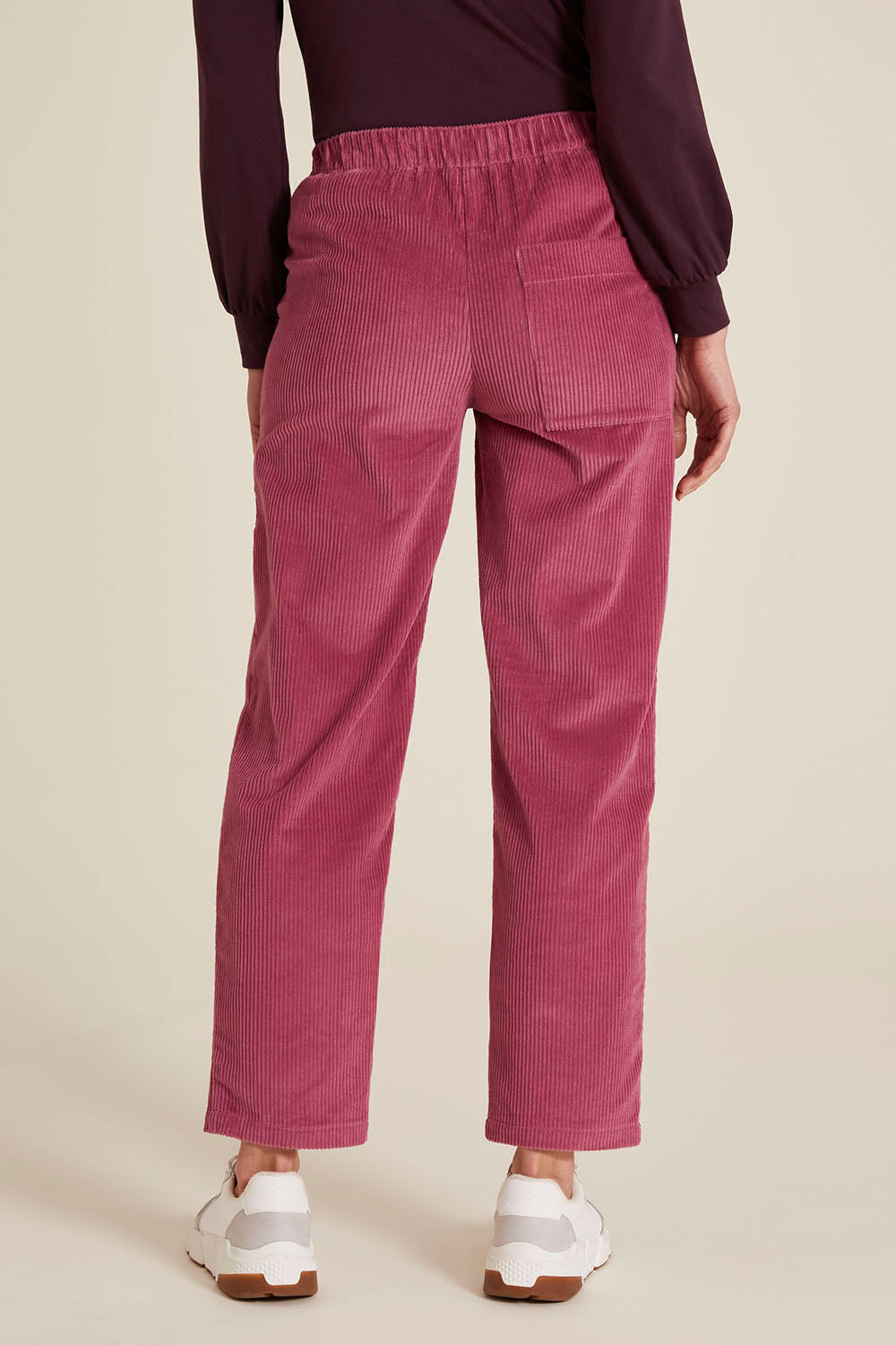 pantalon-rose-velours-cotele-coton-bio-dos-tranquillo