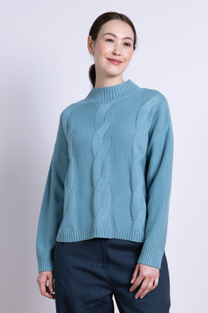 Pull torsades bleu ciel en laine et coton