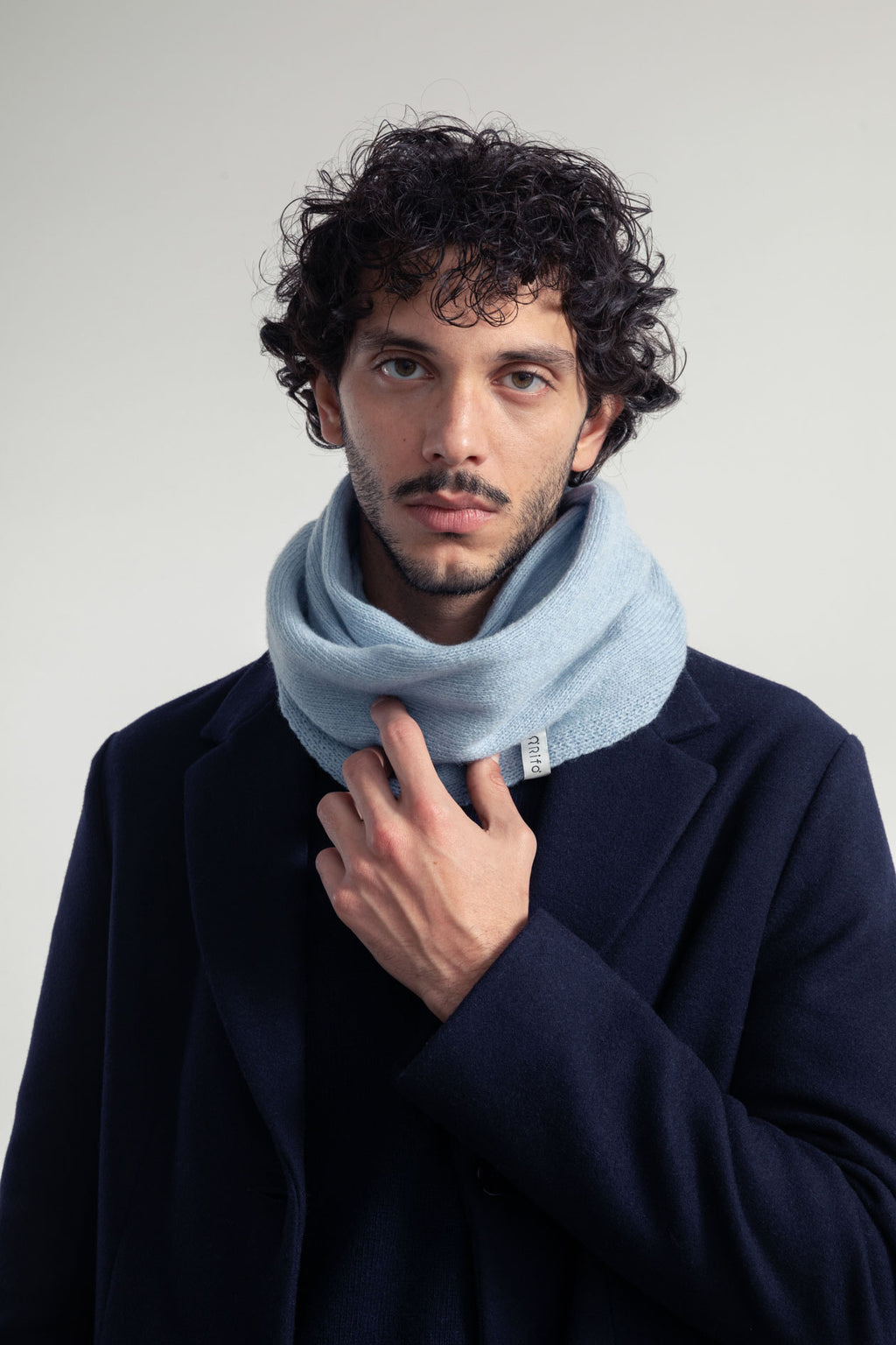 Tour de cou "snood" bleu ciel en laine recyclée Rifo