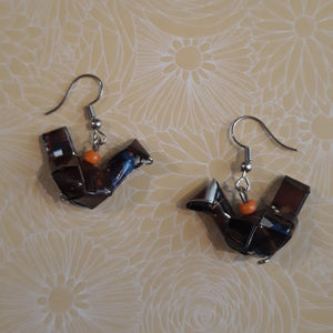 boucles-d-oreilles-oiseaux-origami-emballage-recycle-perle-orange-e-moi-commerce-equitable-upcycling